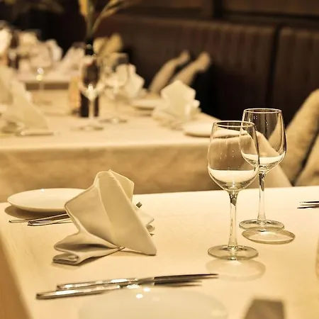 Hotell Kreutzwald 4*