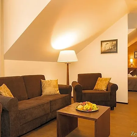 Hotell Kreutzwald 4*