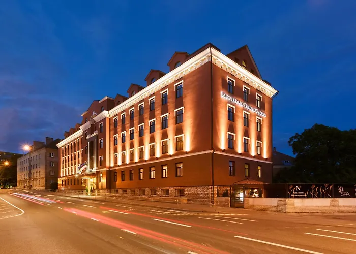 크로이츠발트 4*