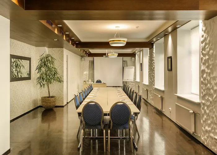 크로이츠발트 4*